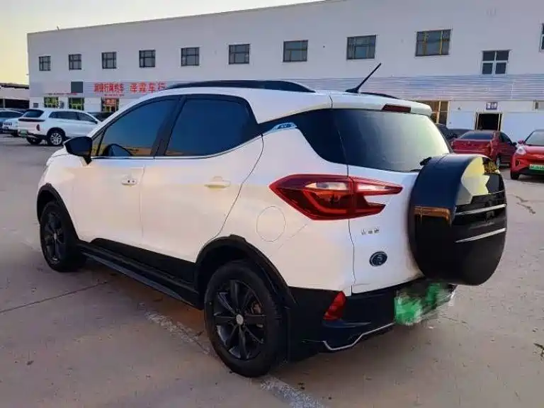 BYD Yuan EV — миниатюра 6
