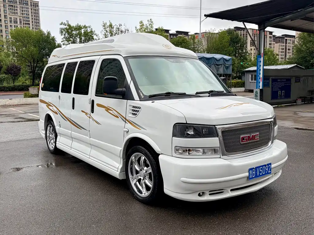 GMC Savana