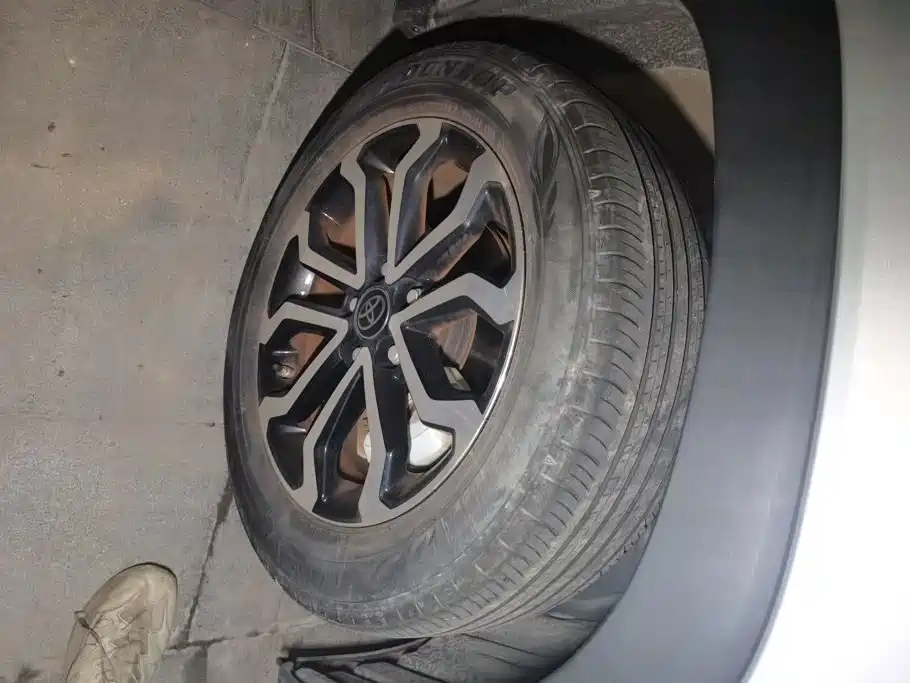 Toyota Frontlander — миниатюра 6