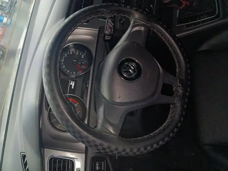Volkswagen Golf — миниатюра 15