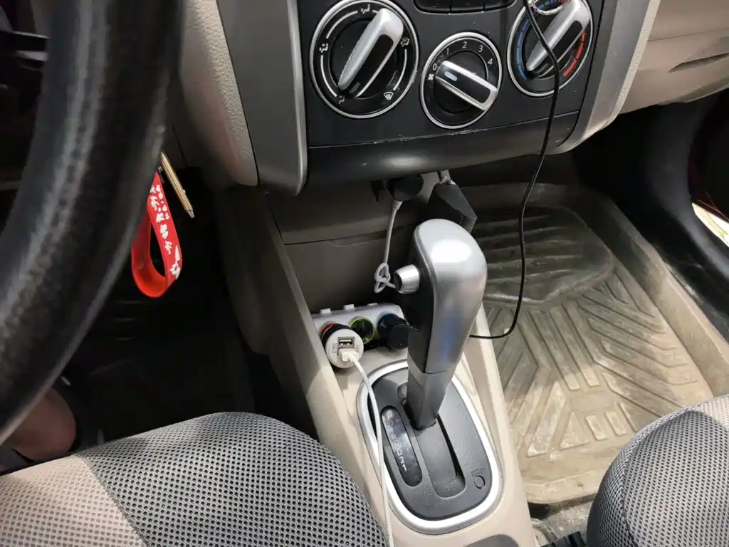 Venucia R50 — миниатюра 7