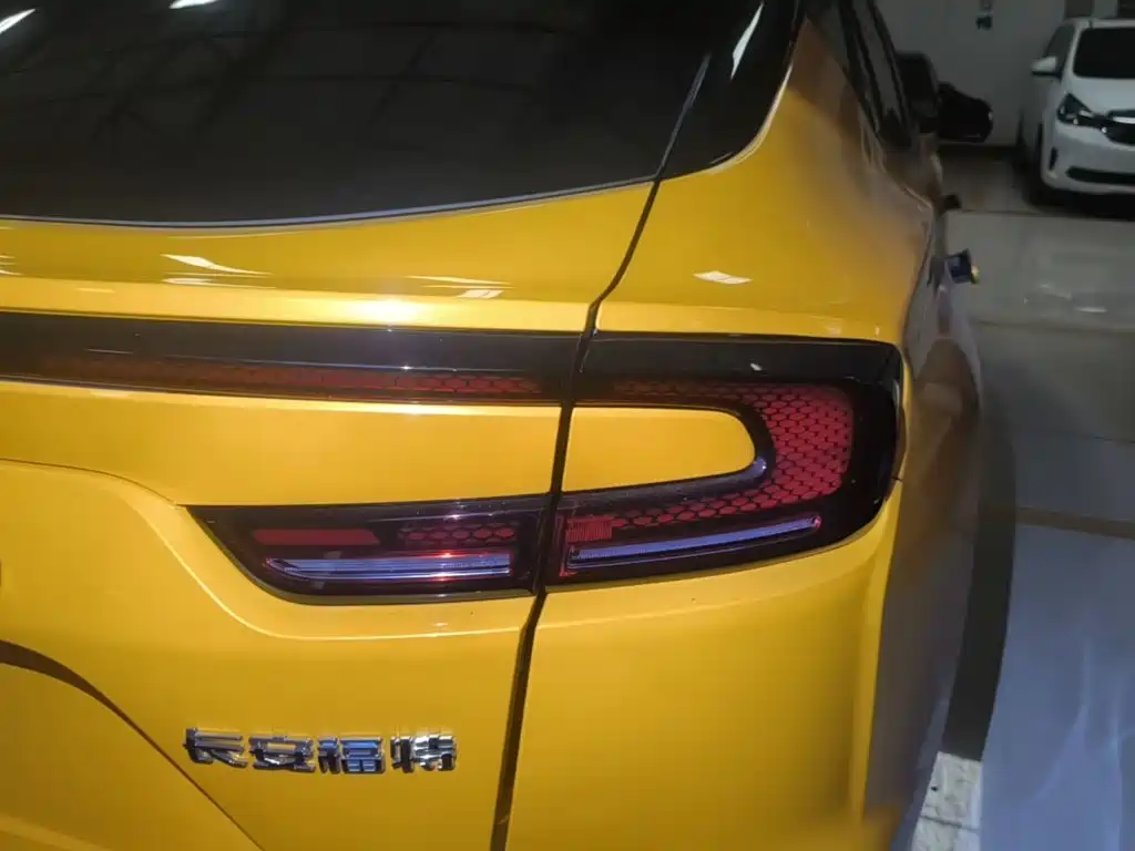 Ford Mondeo — миниатюра 8