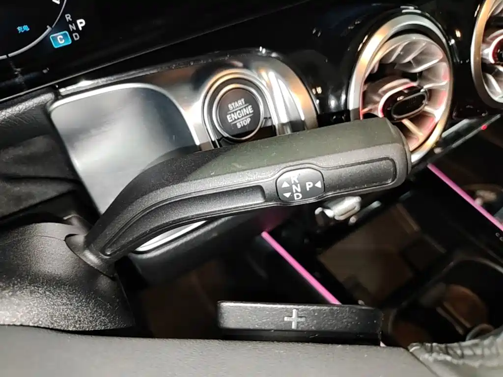 Mercedes-Benz GLB — миниатюра 14