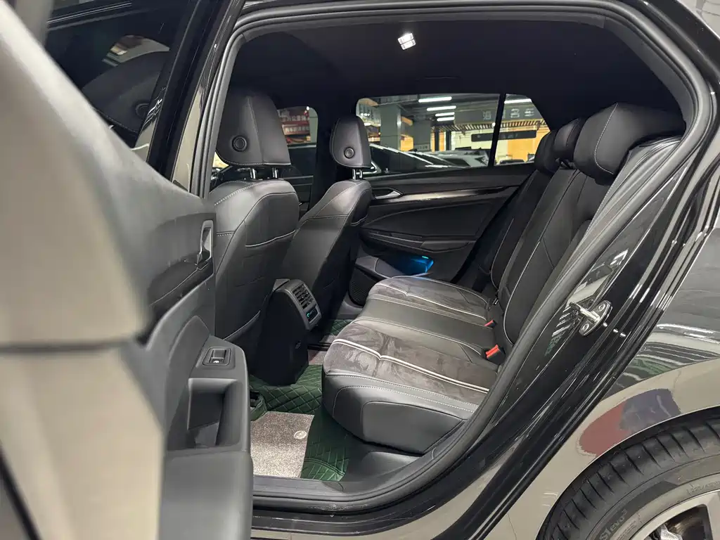 Volkswagen Golf 2023 280TSI DSG R-Line Lite