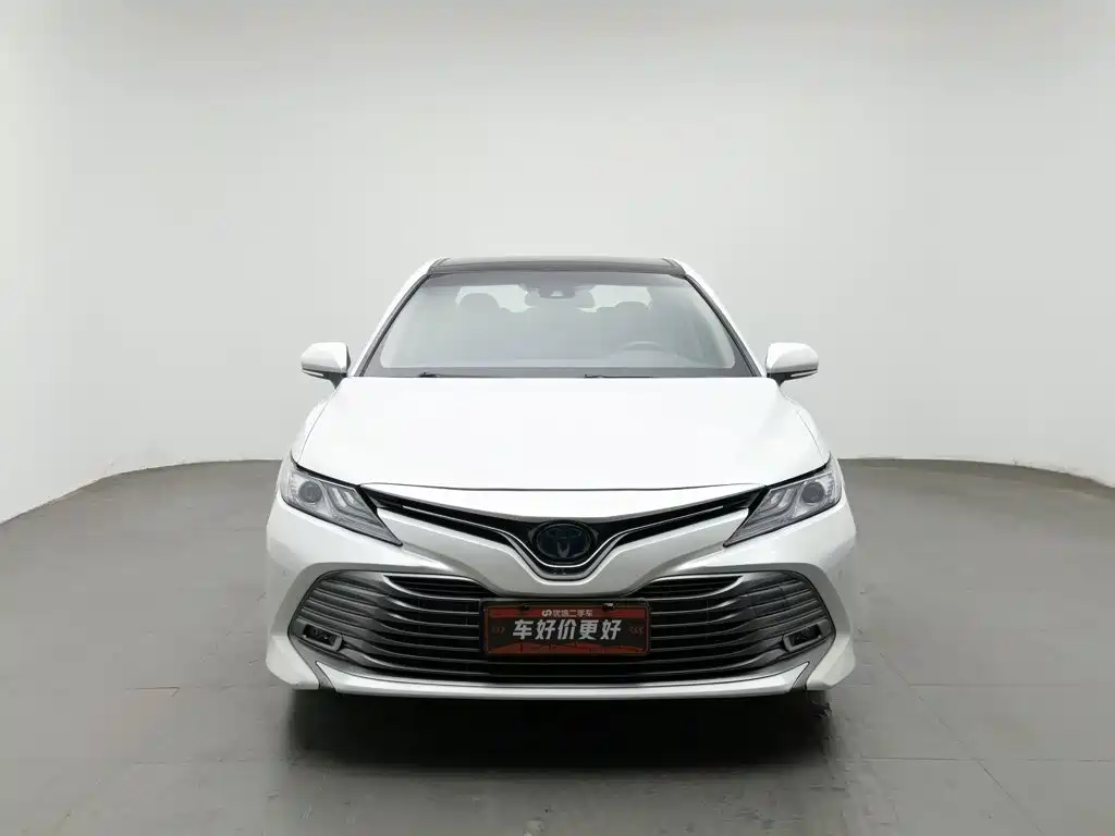 Toyota Camry — миниатюра 3