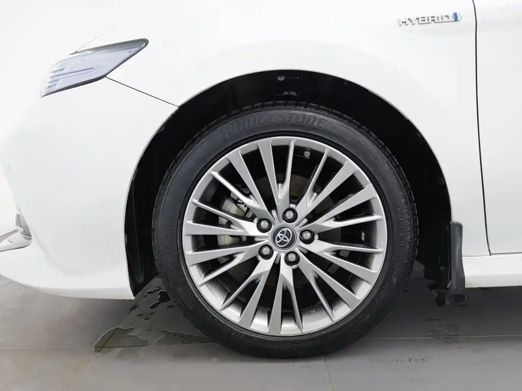 Toyota Camry — миниатюра 17