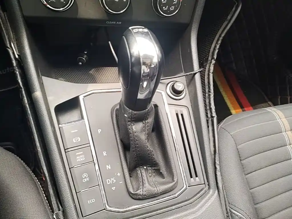 Volkswagen Lavida — миниатюра 21