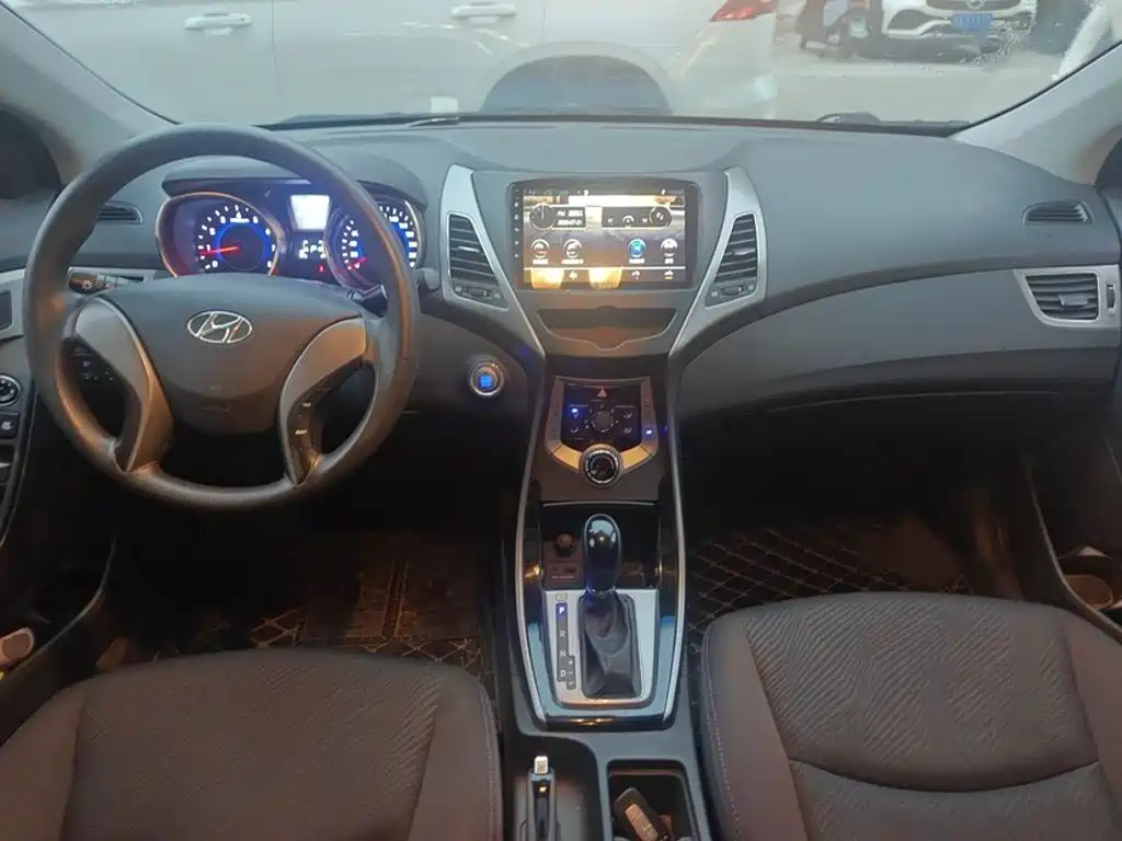 Hyundai Elantra Langdong — миниатюра 17
