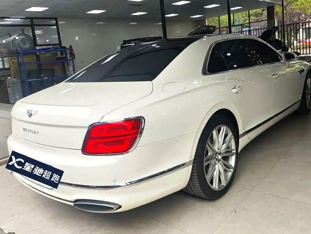 Bentley Flying Spur — миниатюра 4