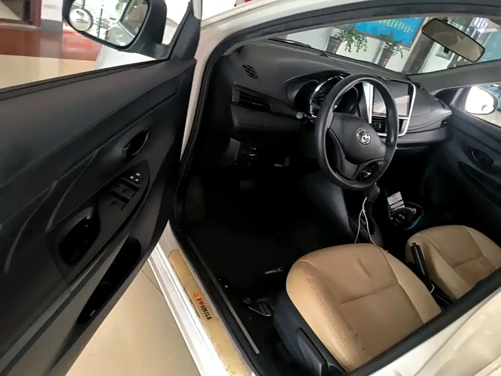 Toyota Yaris L — миниатюра 16