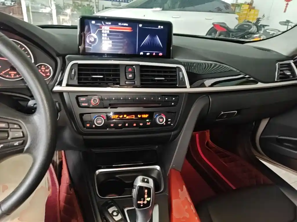 BMW 3 Series — миниатюра 10