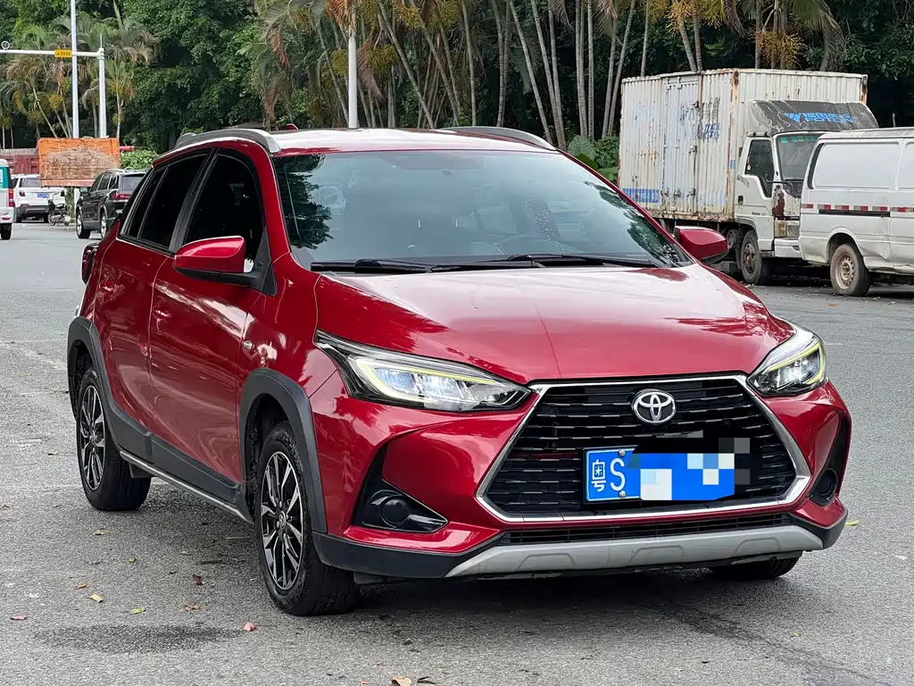 Toyota Yaris L — миниатюра 2