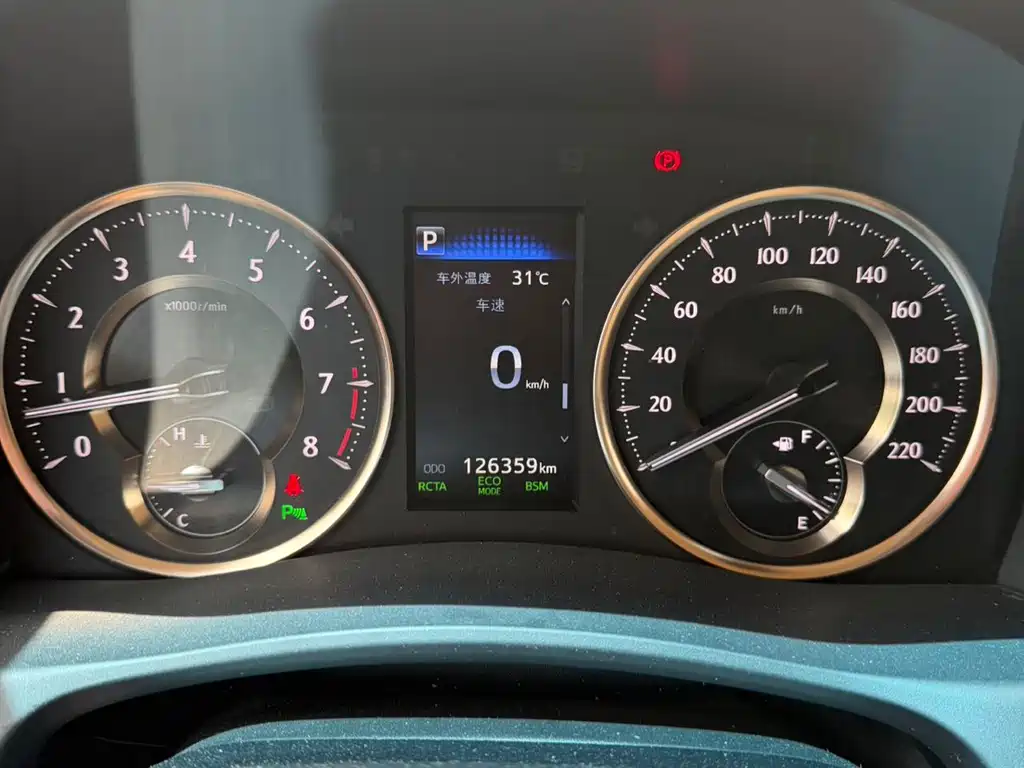 Toyota Alphard — миниатюра 23