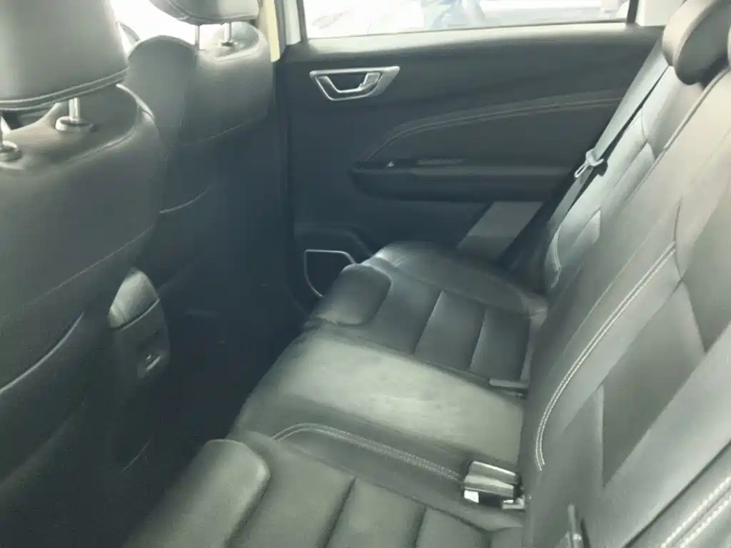 Geely Vision X3 — миниатюра 13