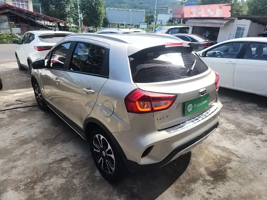 Geely Vision X3 — миниатюра 5