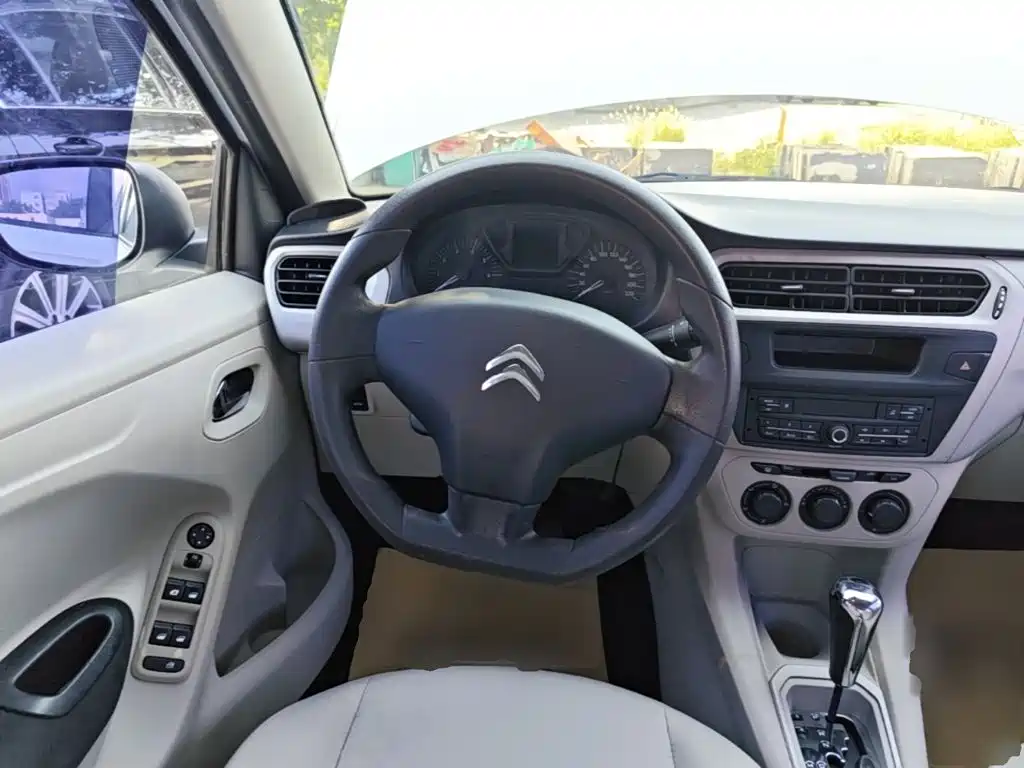 Citroen Elysee — миниатюра 11