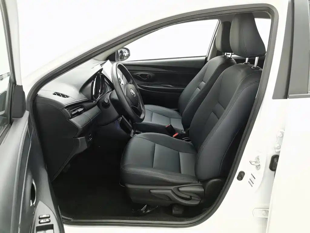 Toyota Vios FS — миниатюра 10
