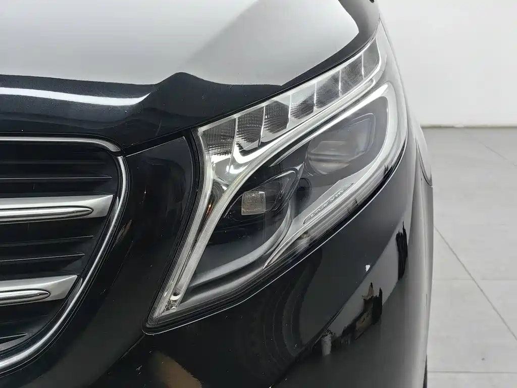 Mercedes-Benz V-Class — миниатюра 7