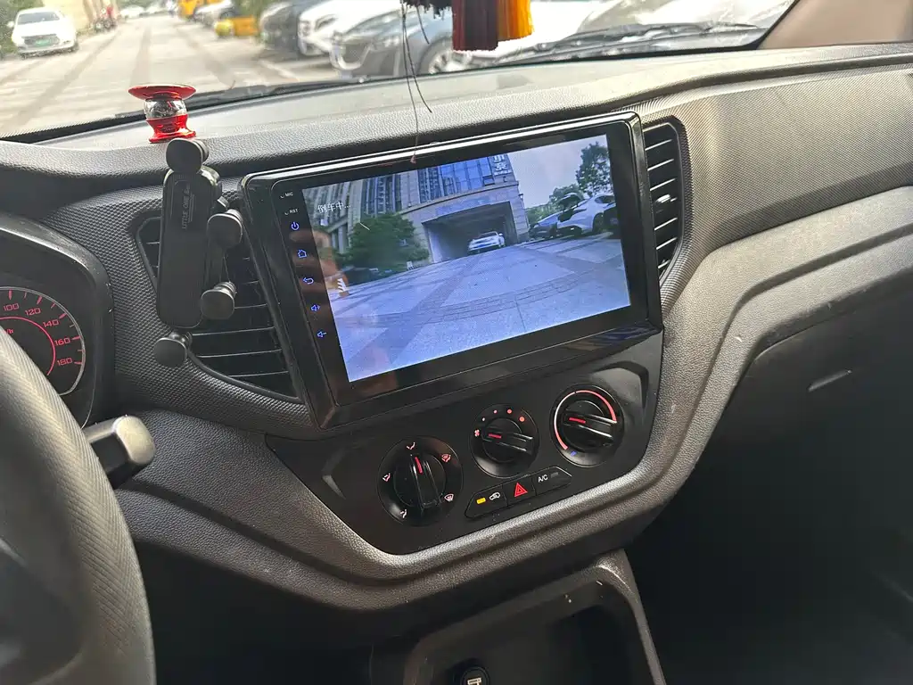 Wuling Hongguang V — миниатюра 11