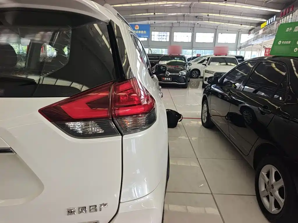 Nissan X-Trail — миниатюра 8