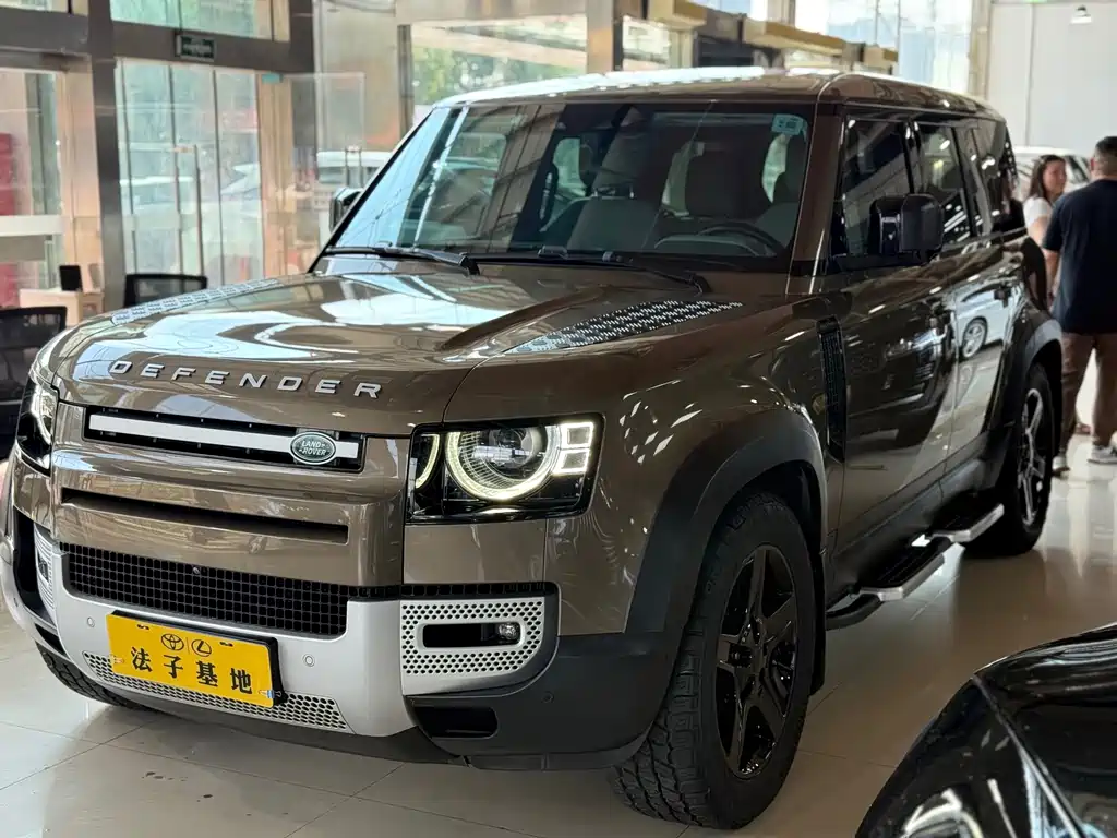 Land Rover Defender — миниатюра 3