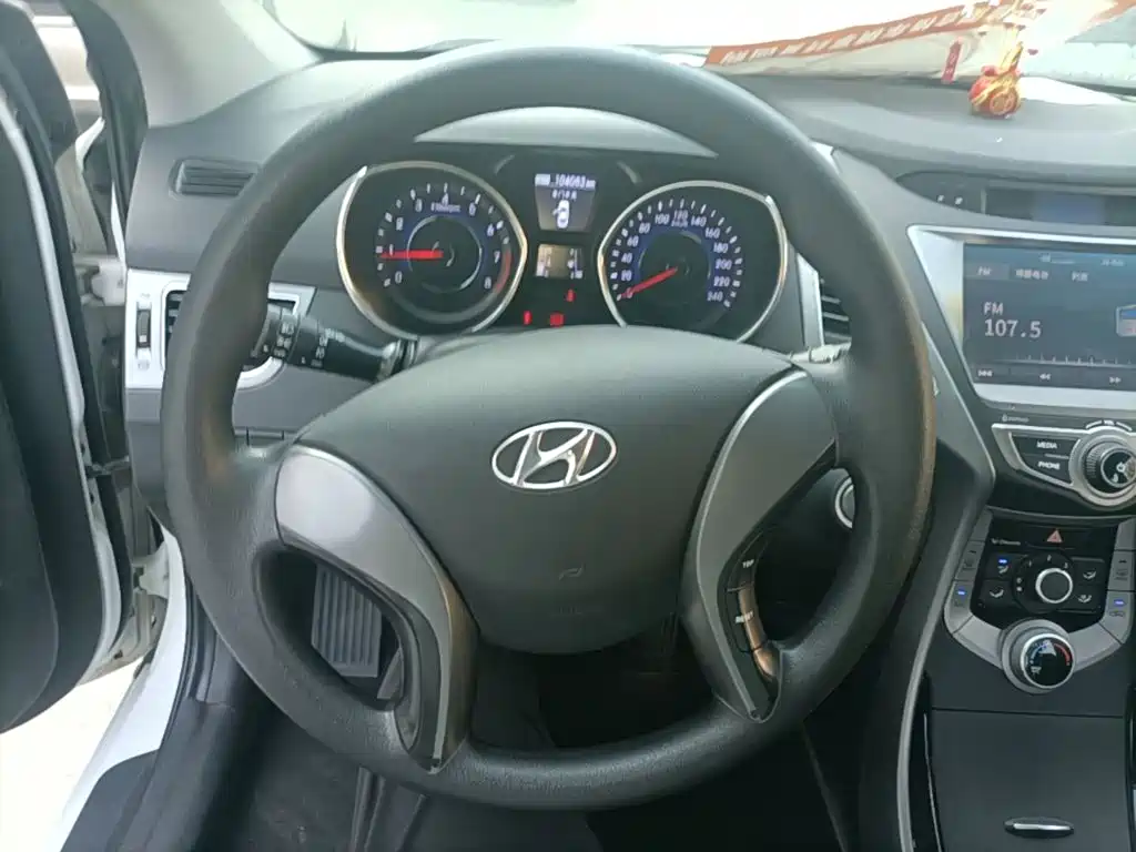 Hyundai Elantra Langdong — миниатюра 11