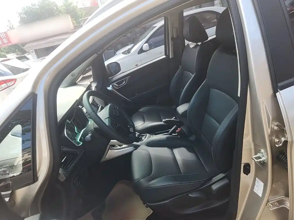 Geely Vision X3 — миниатюра 15