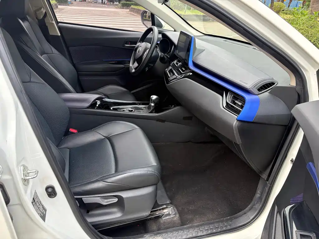 Toyota C-HR — миниатюра 12