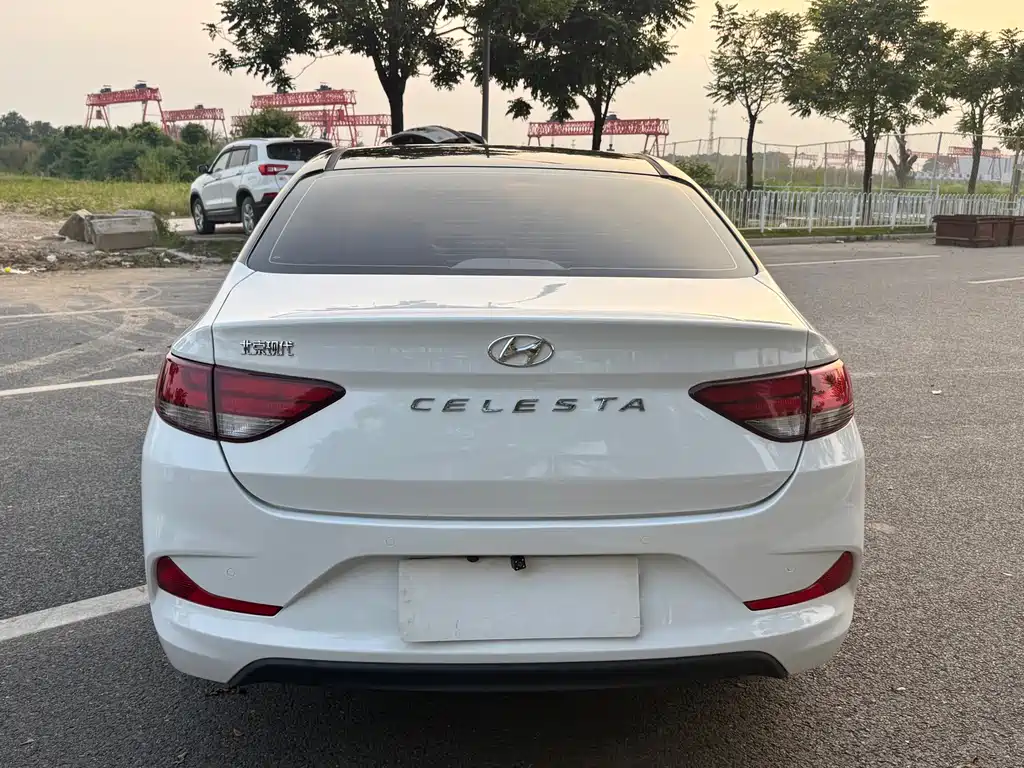 Hyundai Elantra — миниатюра 16