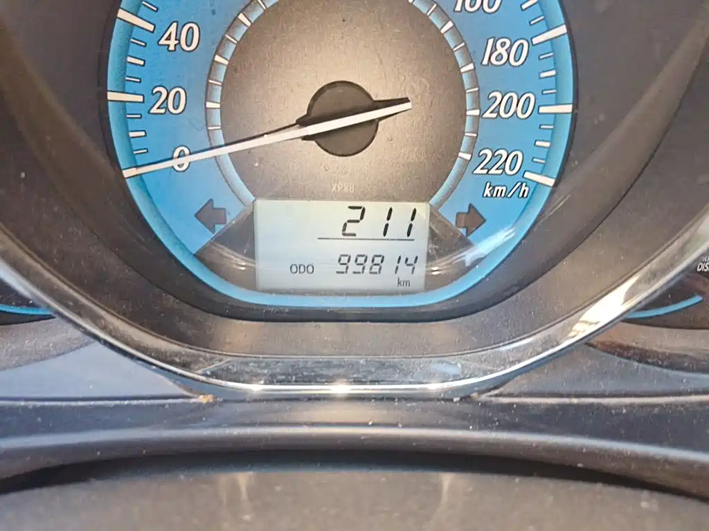 Toyota Yaris L — миниатюра 8
