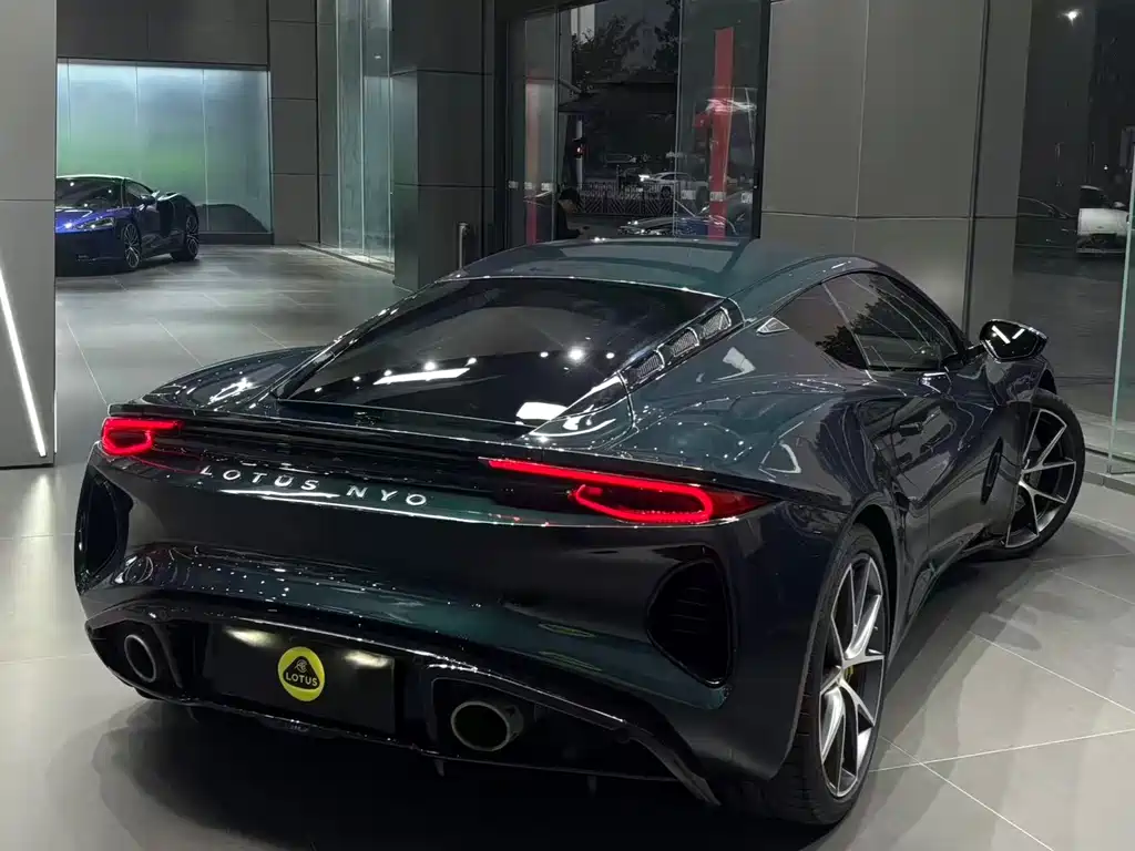 Lotus Emira — миниатюра 3