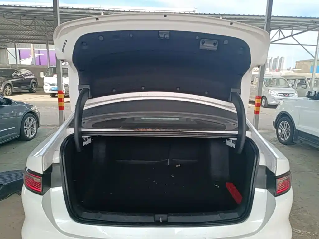 BYD Seal 05 DM-i — миниатюра 19