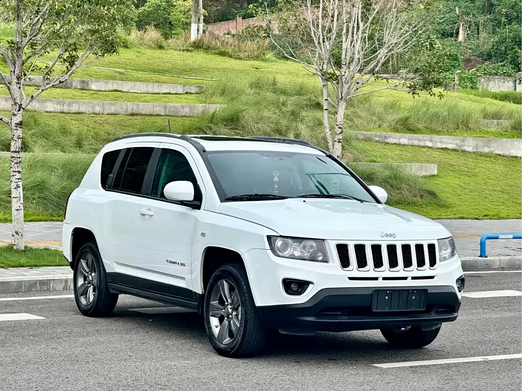 Jeep Compass (Import) — миниатюра 3