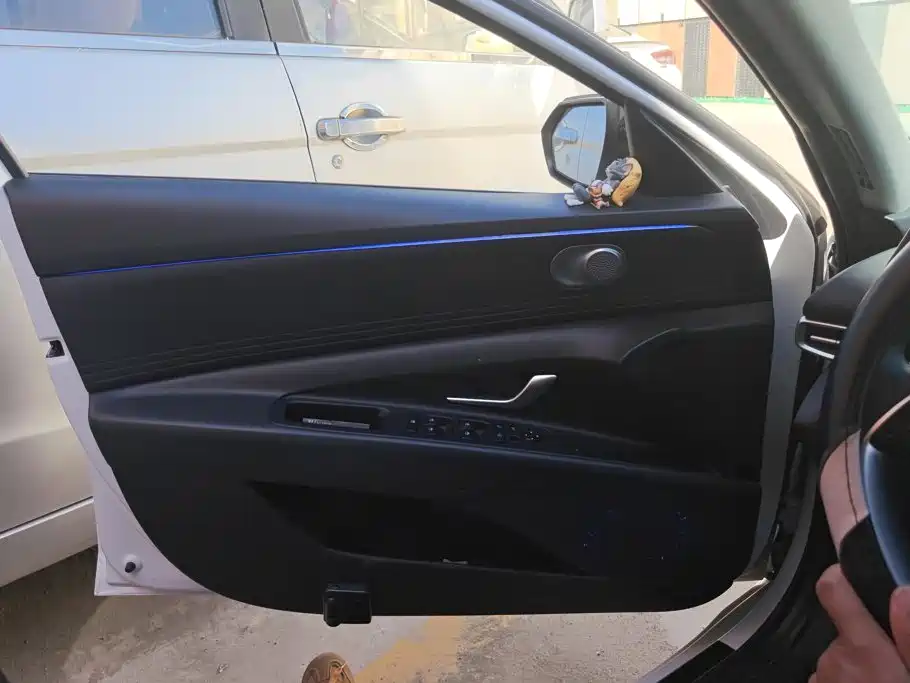 Hyundai Elantra — миниатюра 7