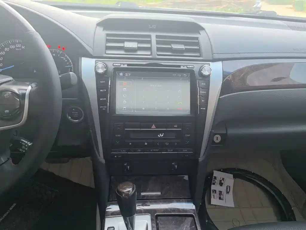 Toyota Camry 2015 2.5G Luxury