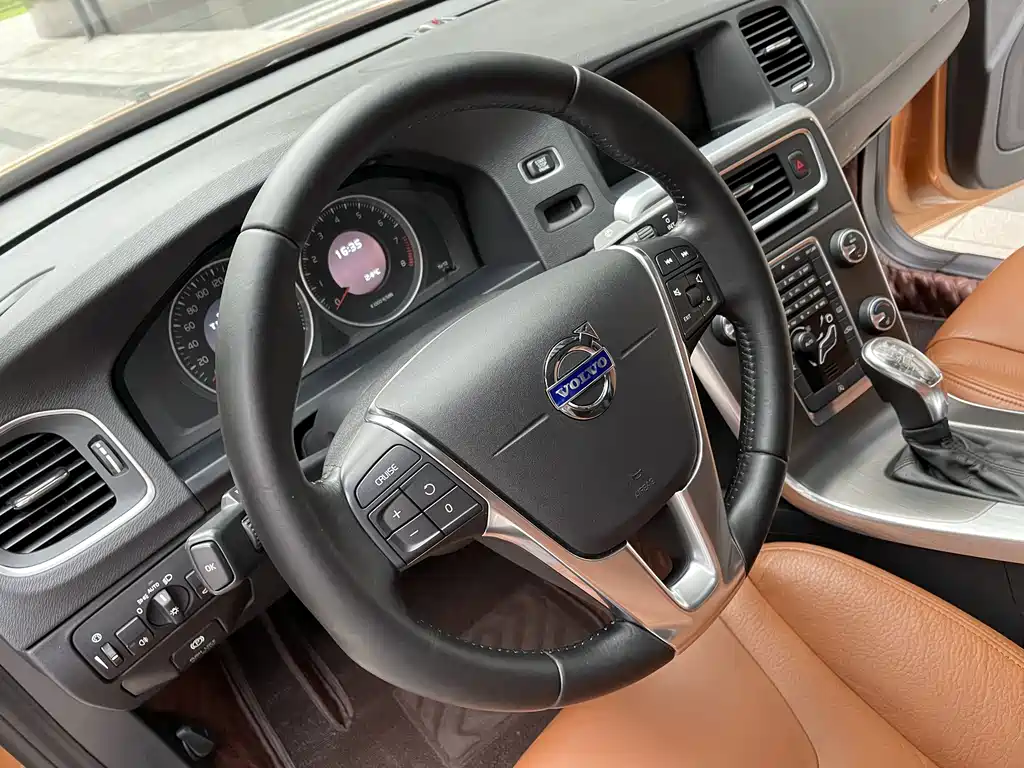 Volvo S60 (Import) — миниатюра 10
