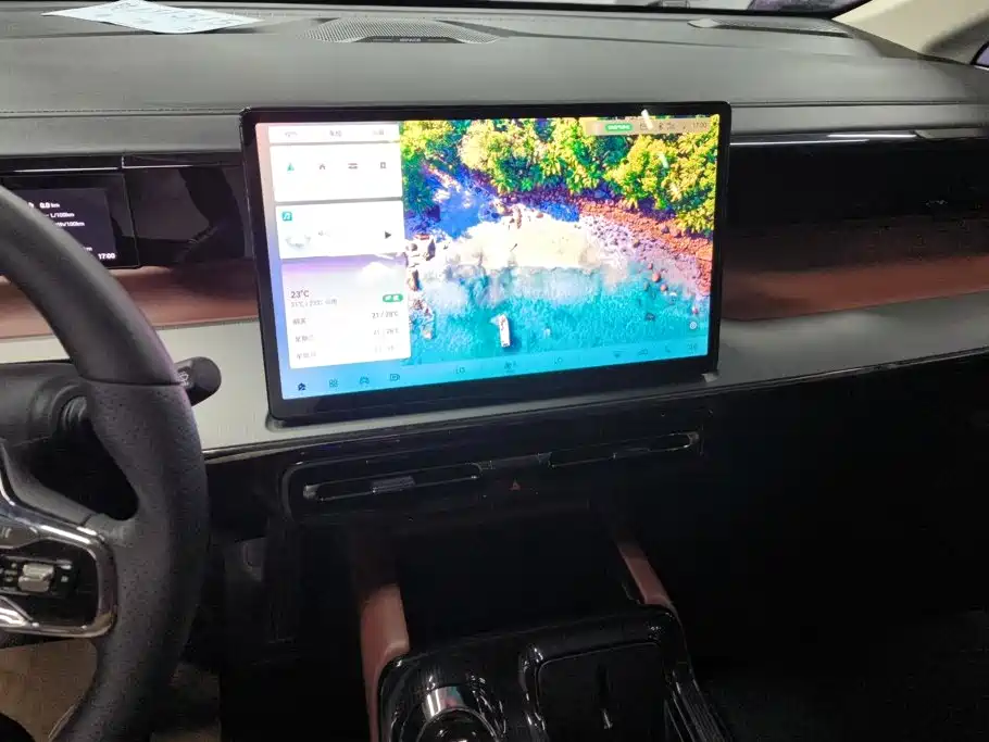 GAC Motor 传祺E8 PHEV — миниатюра 13