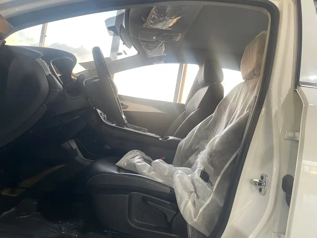 Roewe i6 MAX New Energy — миниатюра 14