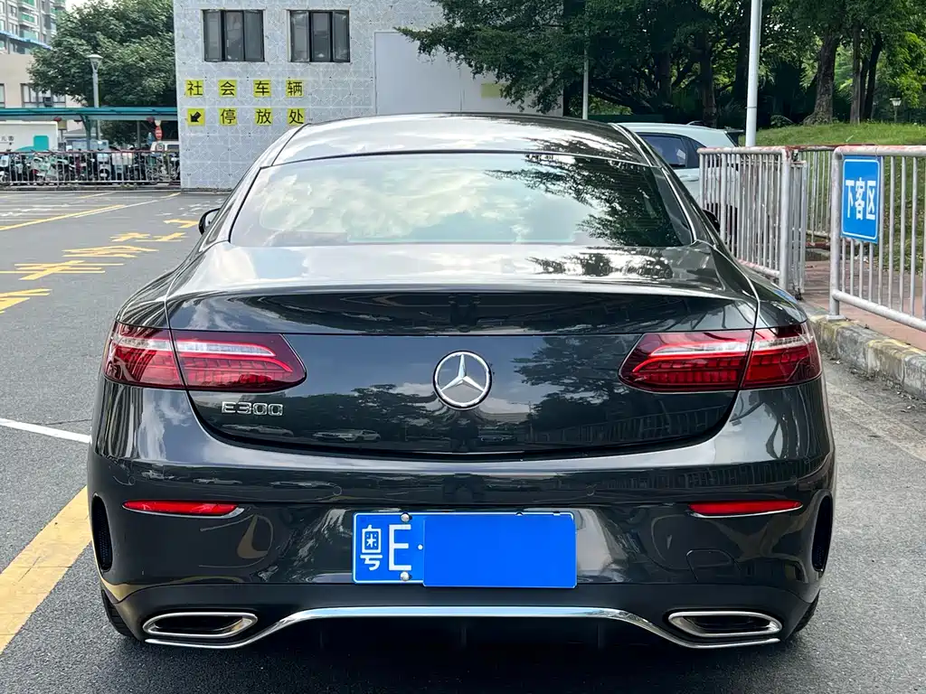 MERCEDES-BENZ E CLASS