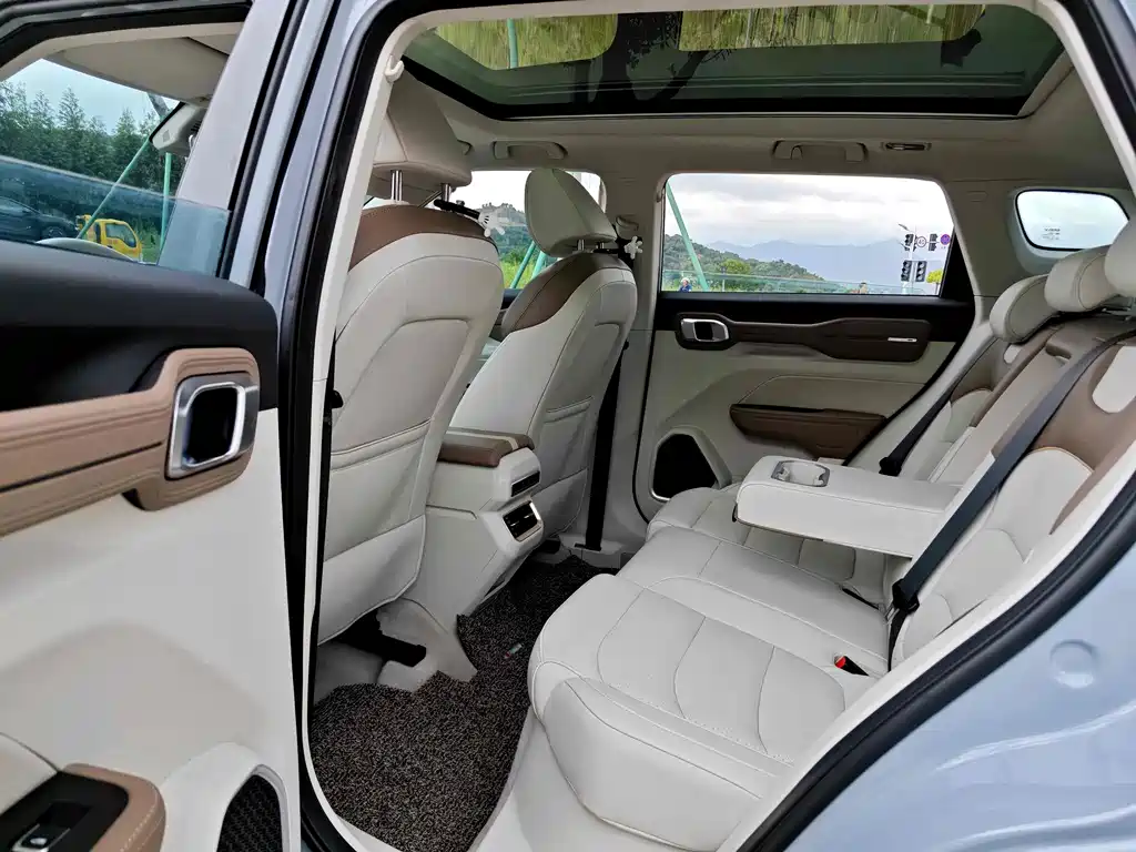 GEELY AUTOMOBILE GEELY ICON