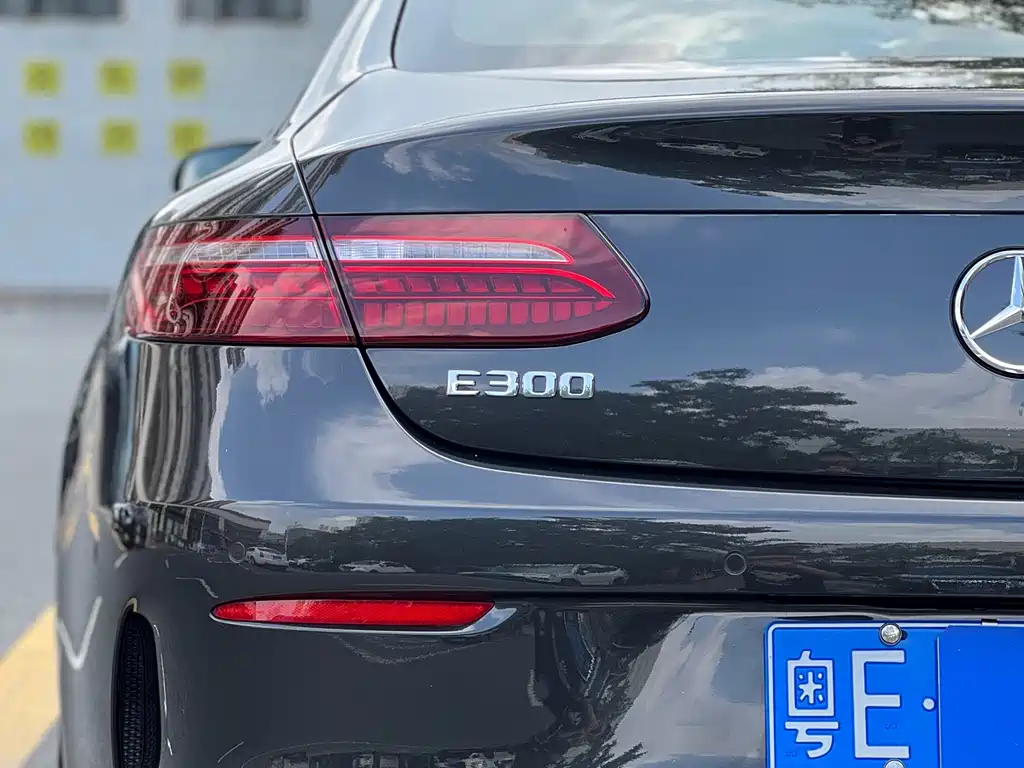 MERCEDES-BENZ E CLASS