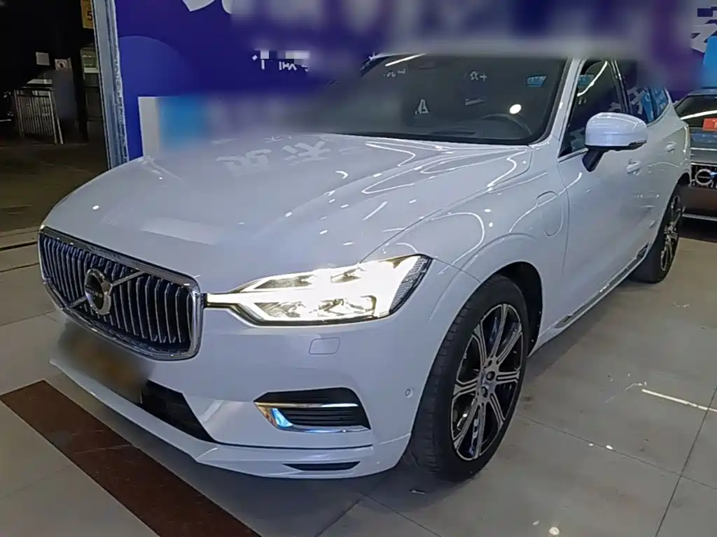 Volvo XC60 PHEV — миниатюра 2