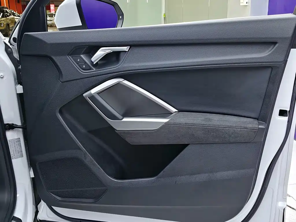 Audi Q3 — миниатюра 11
