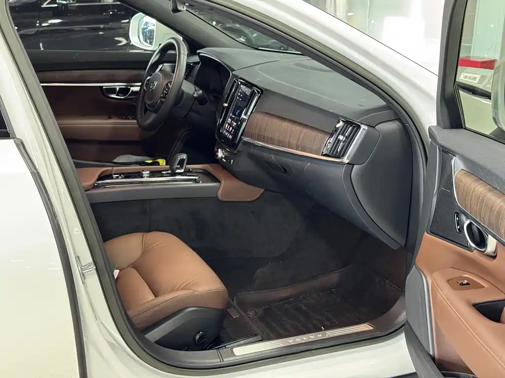 Volvo V90 — миниатюра 9