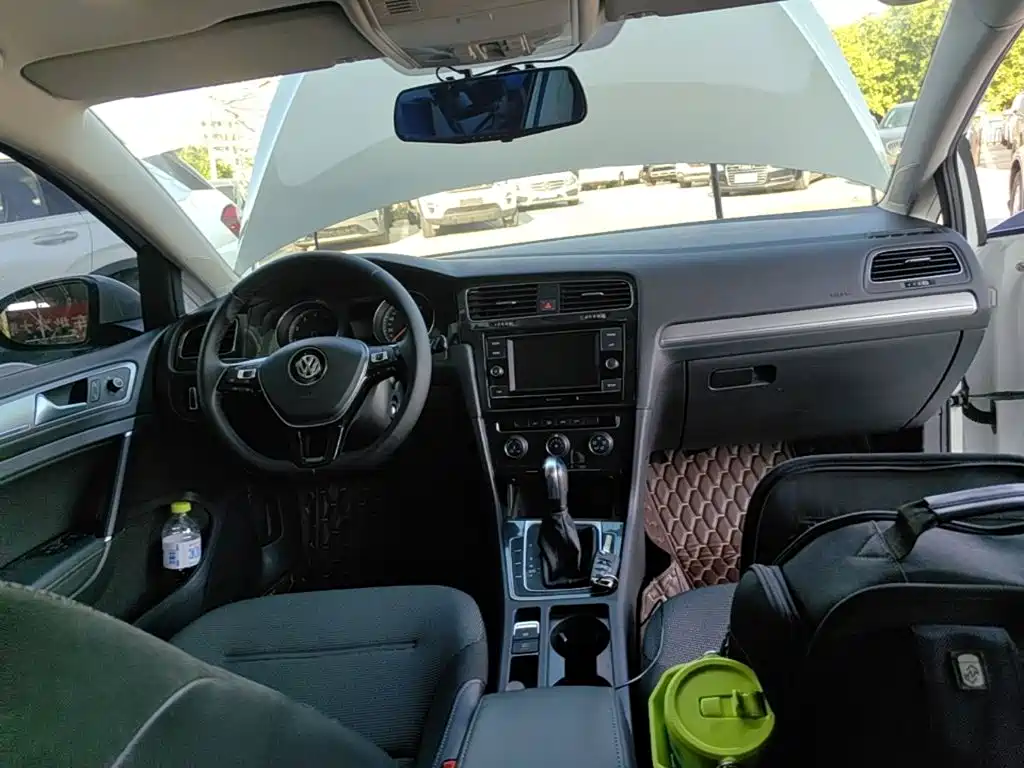 Volkswagen Golf — миниатюра 10