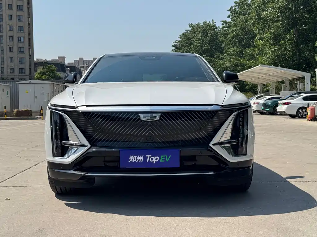 Cadillac IQ 2024 Luxury