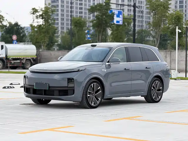 2025 Li Xiang L8