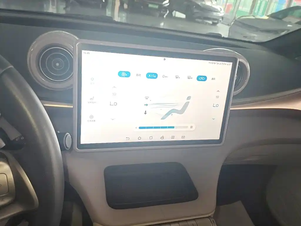 BYD Dolphin — миниатюра 13