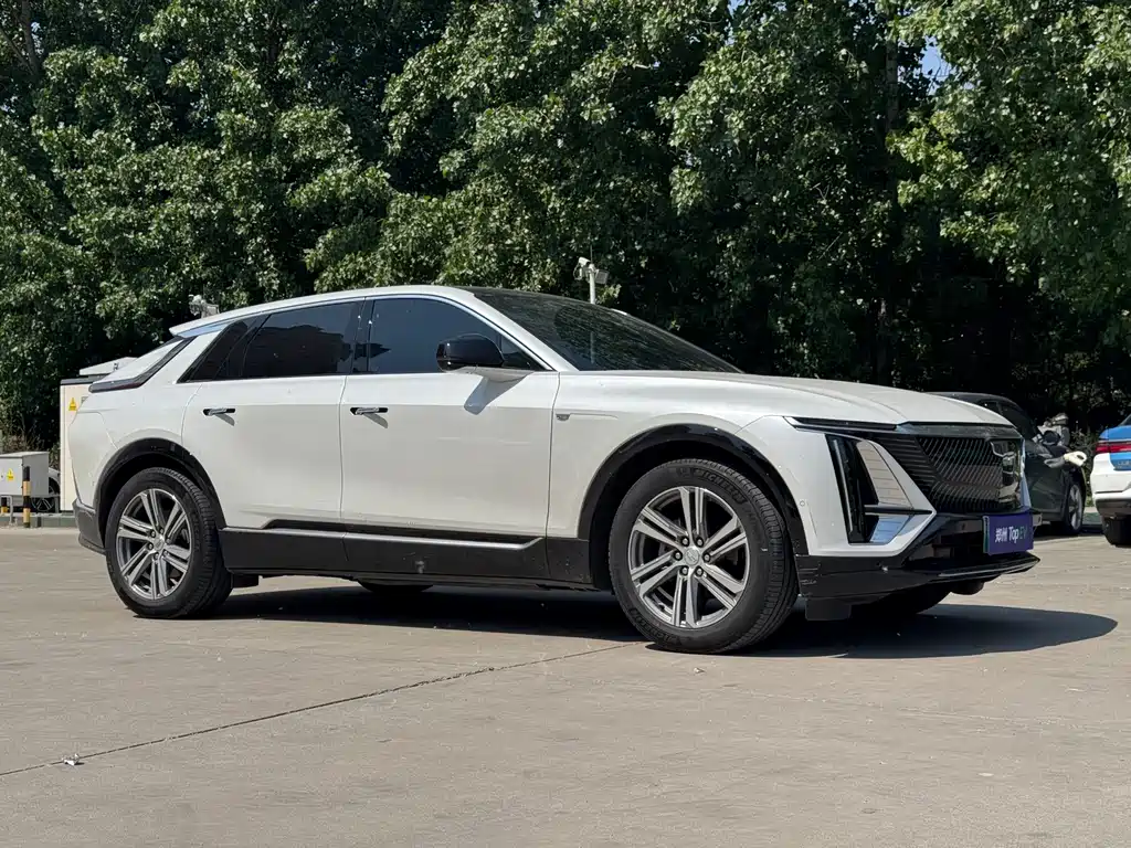 Cadillac IQ 2024 Luxury