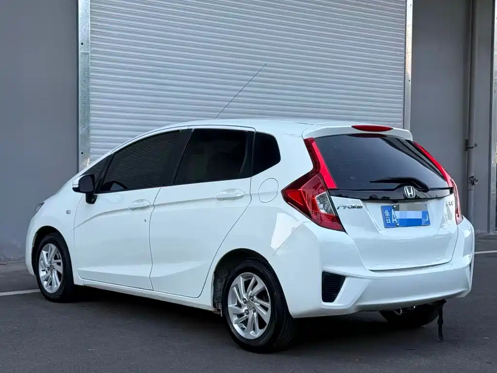 Honda Fit — миниатюра 7